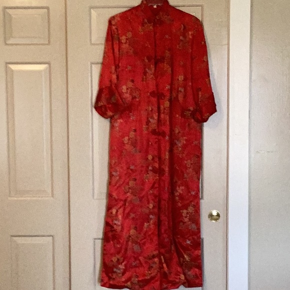 Small Red Kimono - Picture 2 of 7